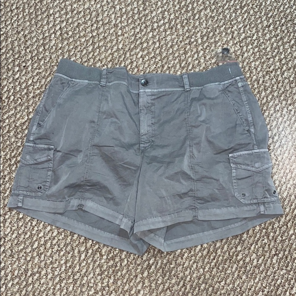 Women’s Khaki Shorts